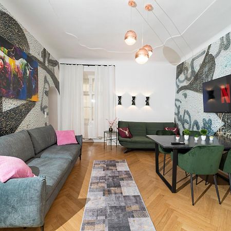 Central Stephansdom Apartment I Netflix I Self Check In Wina Bagian luar foto